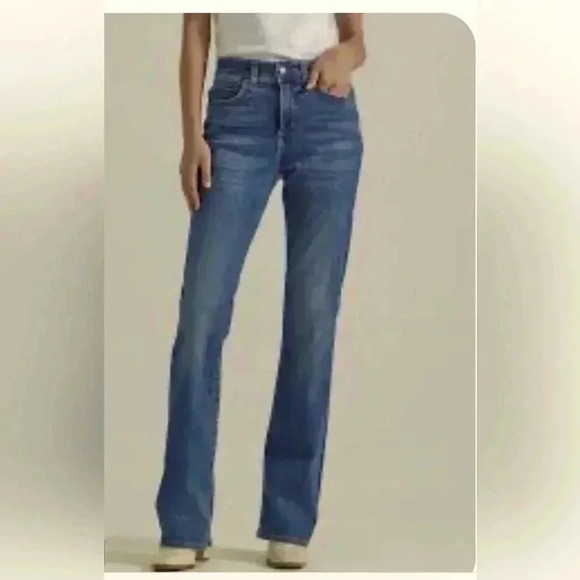 Ralph Lauren Relaxed Bootcut Jeans size 6x32 - Picture 1 of 9